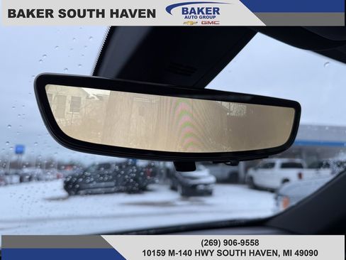 Used 2023 Chevrolet Traverse RS image 21