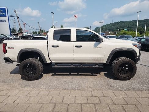 Used 2026 Chevrolet Colorado Trail Boss AWD/4WD image 4