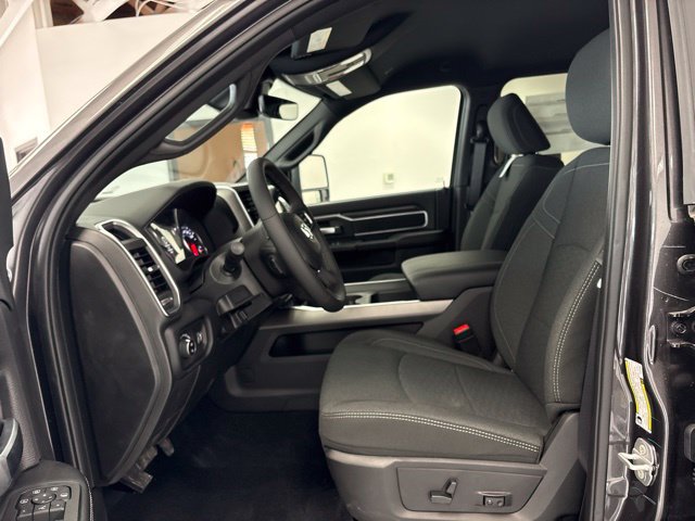 New 2026 RAM 3500 Big Horn AWD/4WD image 12