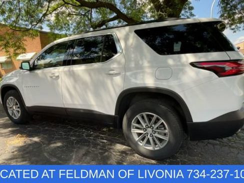 Used 2023 Chevrolet Traverse LT FWD image 6