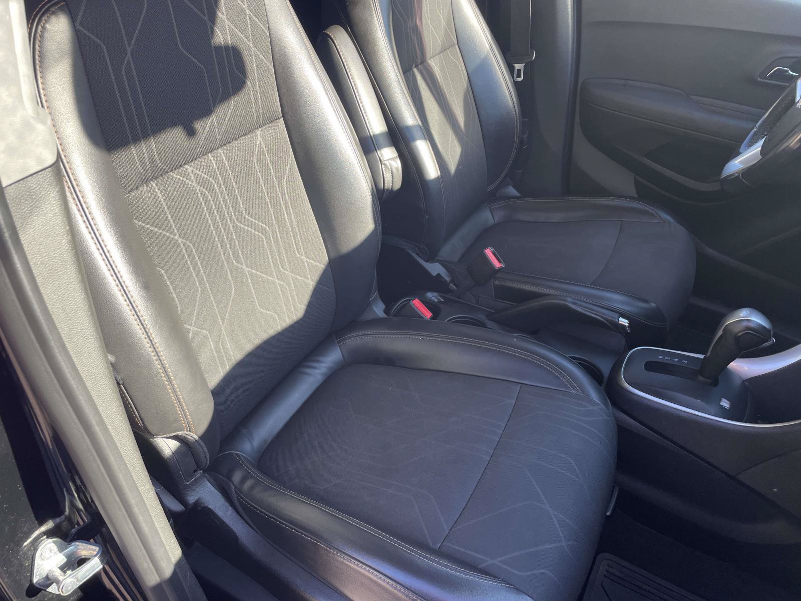 Certified 2019 Chevrolet Trax LT w/ Redline Edition FWD image 17