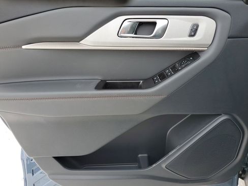 New 2026 Ford Explorer Active w/ Active Comfort Package image 23