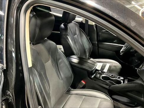 Used 2021 Buick Envision Essence w/ Technology Package I FWD image 25