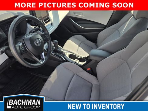 Used 2025 Toyota Corolla SE FWD image 4
