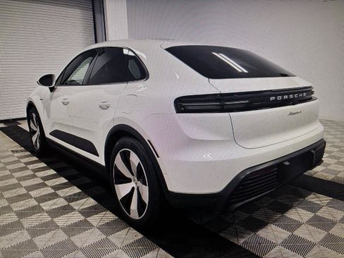 Used 2024 Porsche Macan 4 Electric AWD/4WD image 2