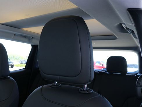 Used 2022 Jeep Renegade Limited w/ Sun, Sound & Wheels Group AWD/4WD image 23