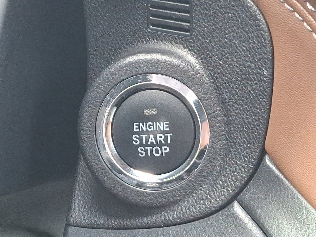 Used 2023 Subaru Outback Touring XT AWD/4WD image 25