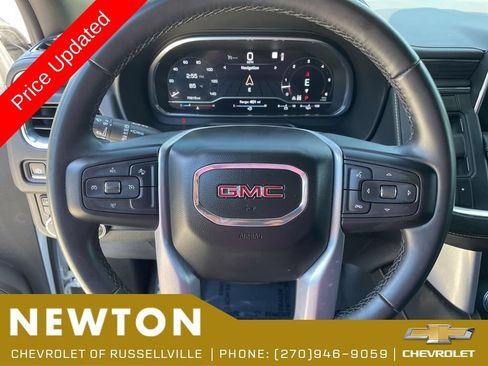 Used 2023 GMC Yukon XL SLT AWD/4WD image 14