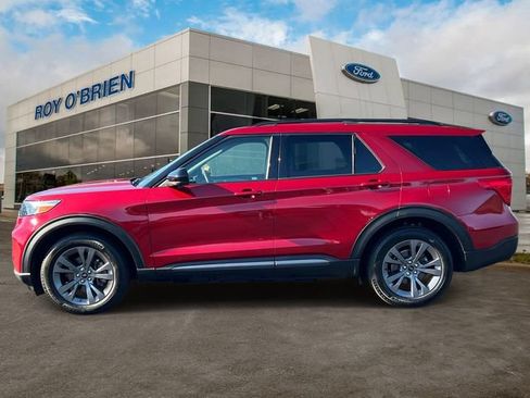 Certified 2023 Ford Explorer XLT w/ Equipment Group 202A AWD/4WD image 2