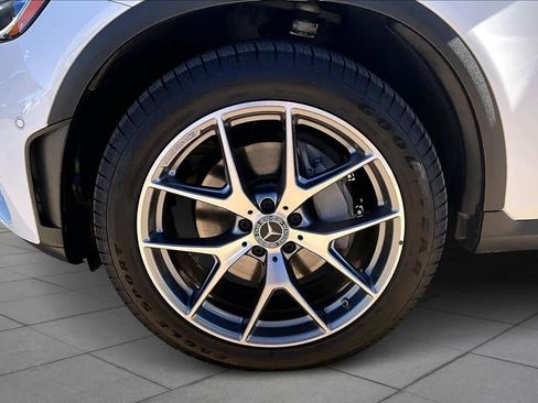 Used 2021 Mercedes-Benz GLC 300 image 11