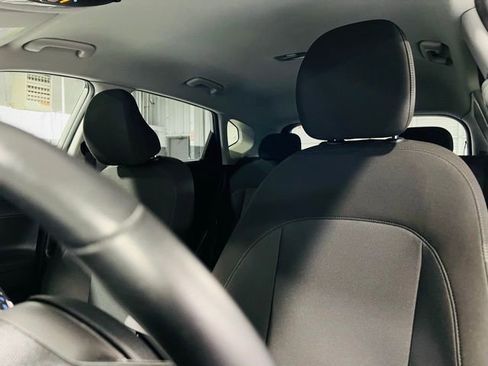 Used 2025 Hyundai Kona SEL image 3