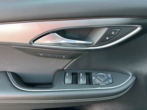 Used 2025 Buick Envision Sport Touring image 12