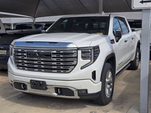 Certified 2023 GMC Sierra 1500 Denali w/ Technology Package AWD/4WD image 3