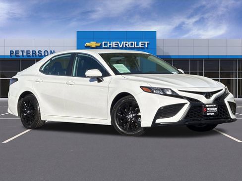 Used 2024 Toyota Camry SE FWD image 2
