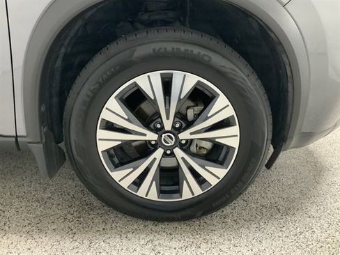 Used 2021 Nissan Rogue SV w/ Premium Package FWD image 12