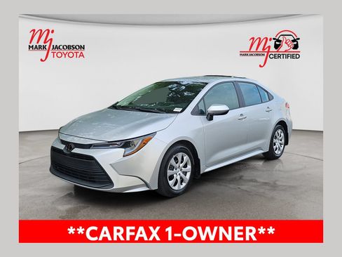 Used 2025 Toyota Corolla LE FWD image 1