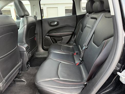 Used 2018 Jeep Compass Trailhawk w/ Leather Interior Group AWD/4WD image 21