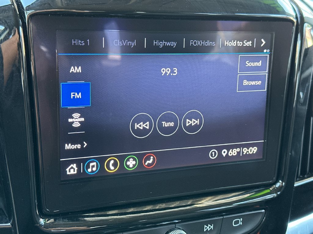Used 2021 Chevrolet Traverse LT FWD image 18