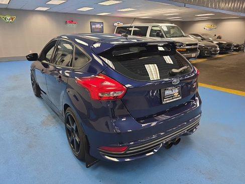 Used 2017 Ford Focus ST FWD image 5