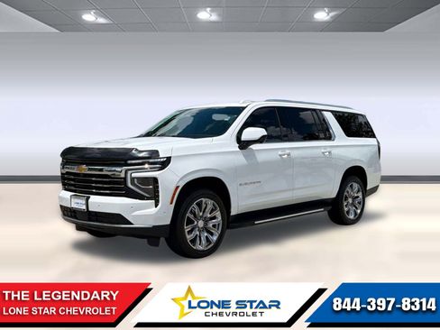 Used 2025 Chevrolet Suburban LT RWD image 1