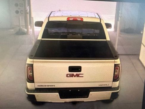 Used 2018 GMC Sierra 1500 Denali AWD/4WD image 12