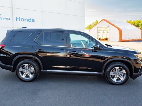Used 2025 Honda Pilot EX-L image 16