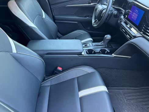 Used 2026 Toyota Camry SE w/ Convenience Package FWD image 26