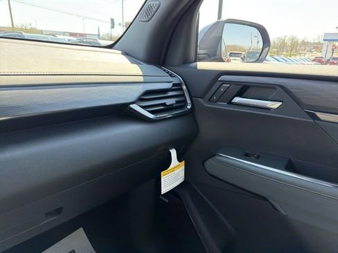 New 2026 GMC Acadia AT4 w/ LPO, All-Weather Package AWD/4WD image 25