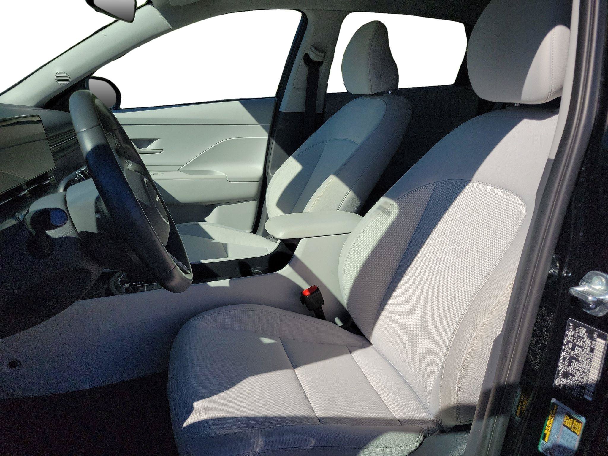Used 2025 Hyundai Kona SEL AWD/4WD image 5