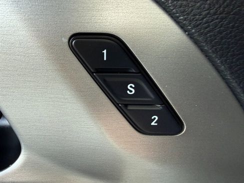 Used 2021 Chrysler Pacifica Limited w/ S Appearance Package FWD image 24