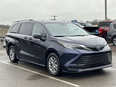 Used 2022 Toyota Sienna LE image 21