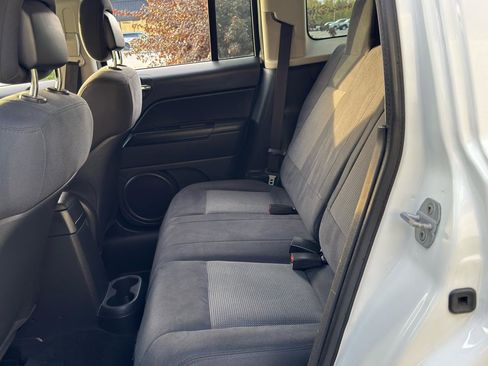 Used 2011 Jeep Patriot Latitude AWD/4WD image 40