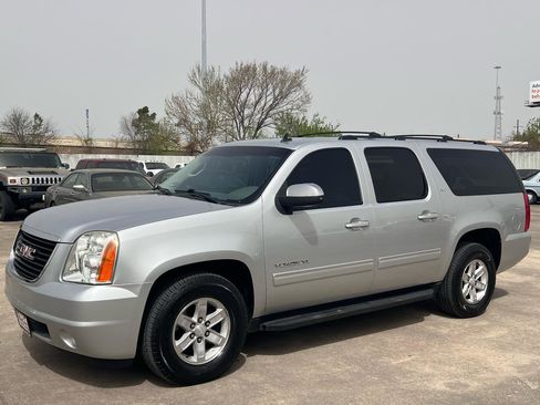 Used 2013 GMC Yukon XL SLT RWD image 2