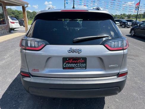 Used 2020 Jeep Cherokee Latitude FWD image 5