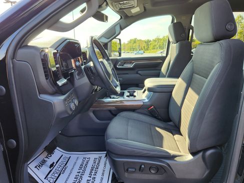 Used 2024 Chevrolet Silverado 2500 LT image 13