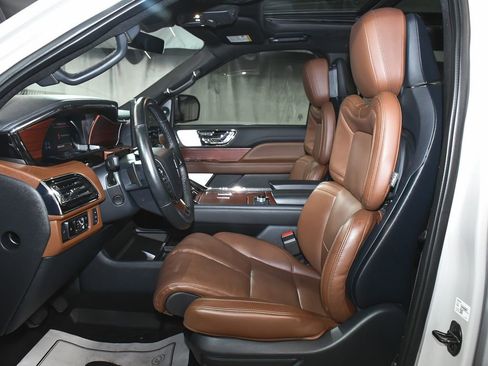 Used 2023 Lincoln Navigator Reserve image 48