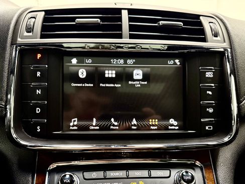 Used 2018 Lincoln Continental Reserve AWD/4WD image 32