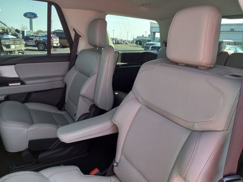 Used 2025 Ford Expedition Active AWD/4WD image 15