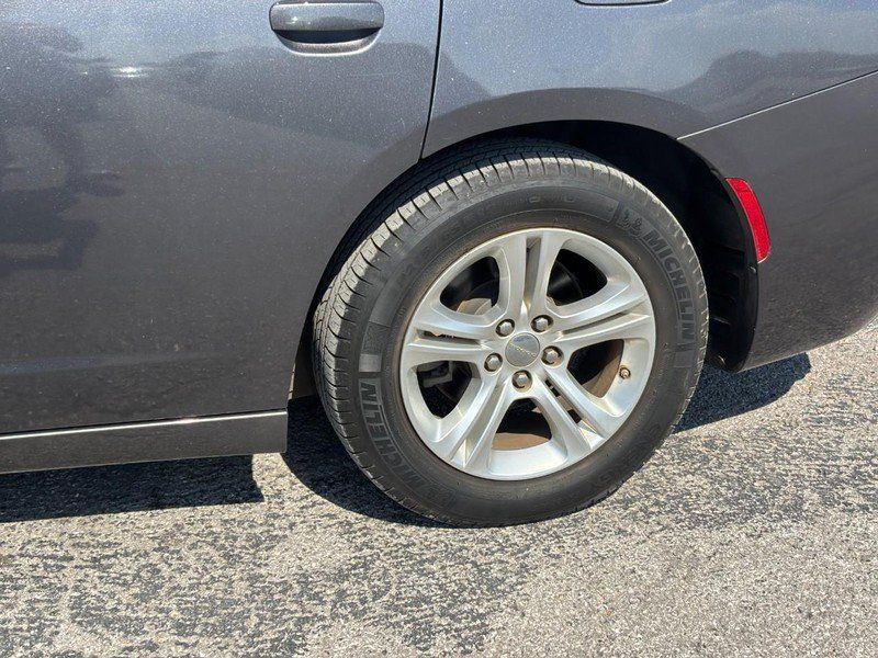 Used 2022 Dodge Charger SXT RWD image 11