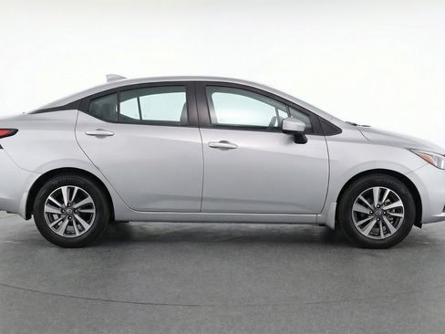 Used 2025 Nissan Versa SV image 11