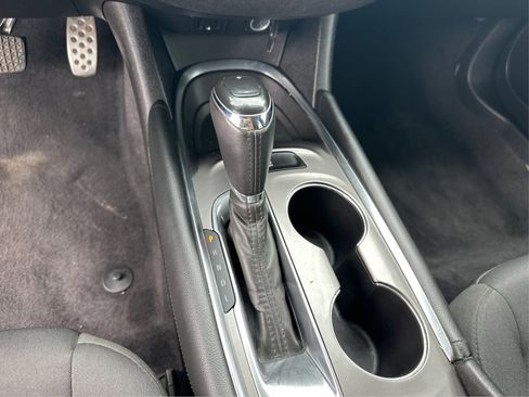 Used 2017 Chevrolet Malibu LT image 25