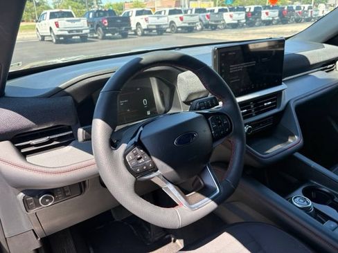 Used 2026 Ford Explorer ST-Line AWD/4WD image 3