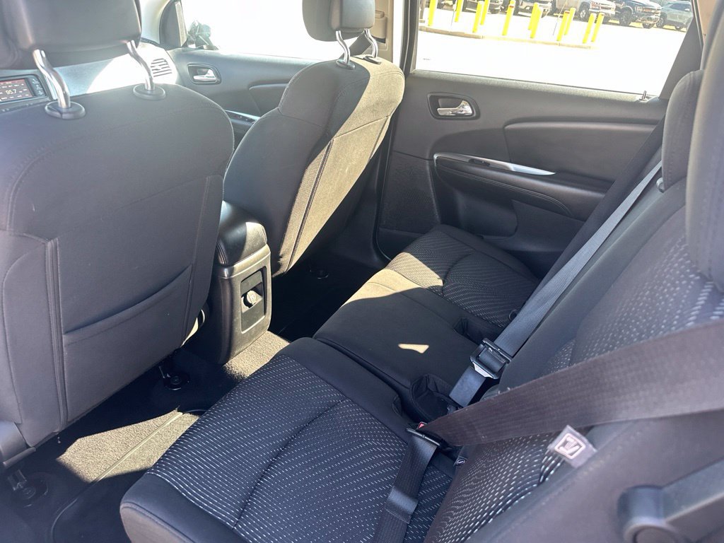 Used 2016 Dodge Journey SE w/ Flexible Seating Group FWD image 18