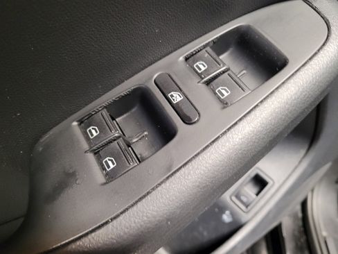 Used 2015 Volkswagen Jetta SE FWD image 27