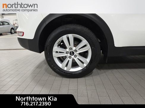 Certified 2019 Kia Sportage LX image 12
