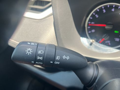 Used 2021 Toyota RAV4 XLE Premium FWD image 15