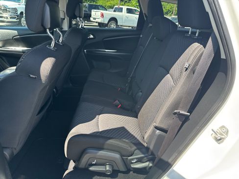 Used 2015 Dodge Journey SXT w/ Flexible Seating Group FWD image 6