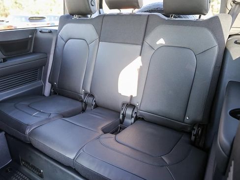 New 2025 Land Rover Defender 130 V8 image 18