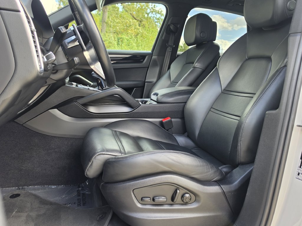 Certified 2022 Porsche Cayenne Platinum Edition AWD/4WD image 19