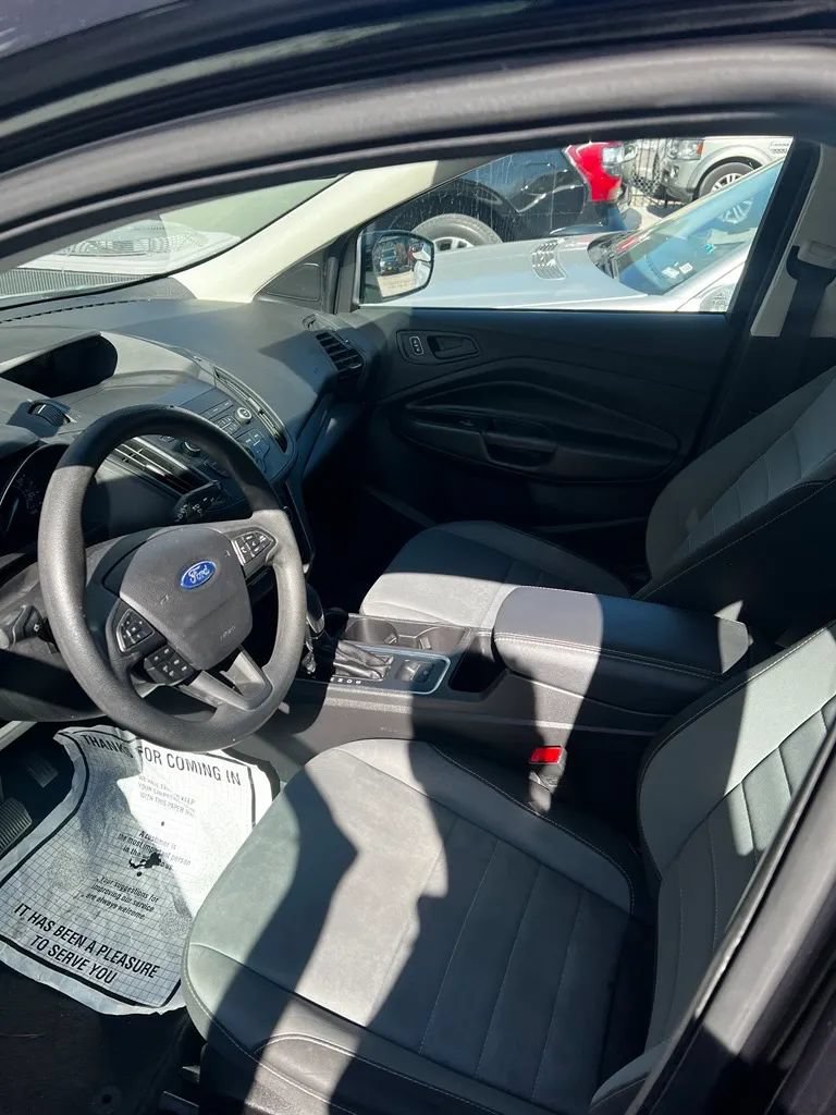 Used 2019 Ford Escape S FWD image 3